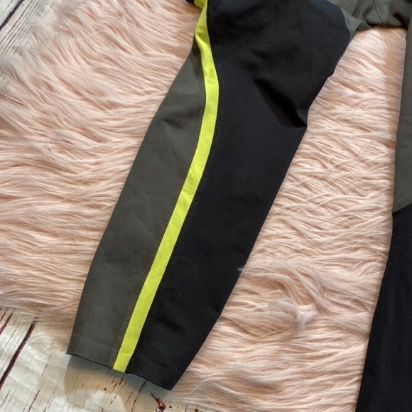 Athleta Spar Colorblock Leggings sz S - Picture 4 of 8
